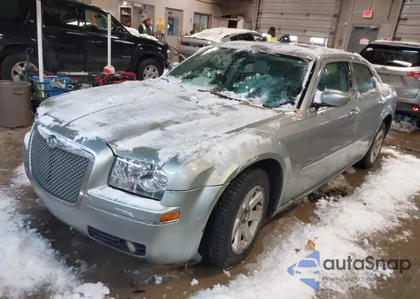 2005 Chrysler 300 Touring from USA, damaged, VIN 2C3JA53G85H551355